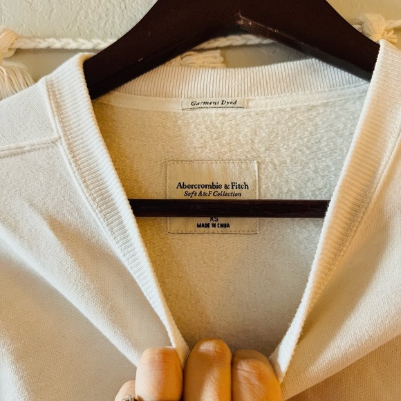 Abercrombie & Fitch | Cropped Tie Dye Sweatshirt - Picture 4 of 7